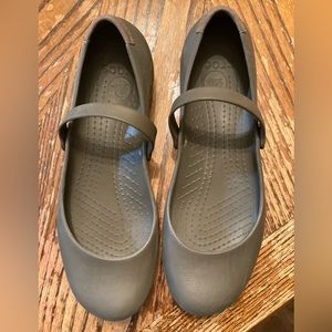 Crocs Womens Mary Jane Shoes Size 11 Beown/Olive Slip On